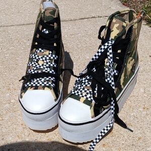 Steve Madden Green and Black‎ Sneakers with Polka Dot Design
